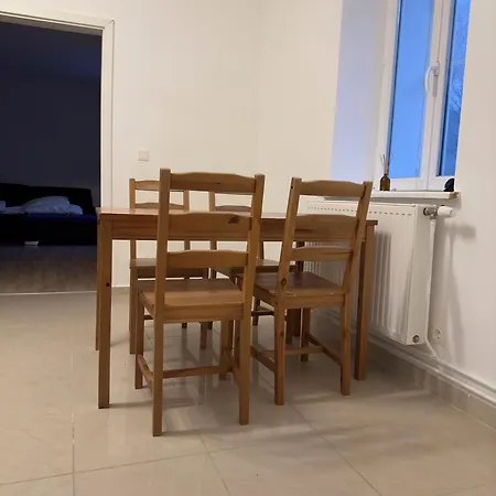 In شقة رايشناو